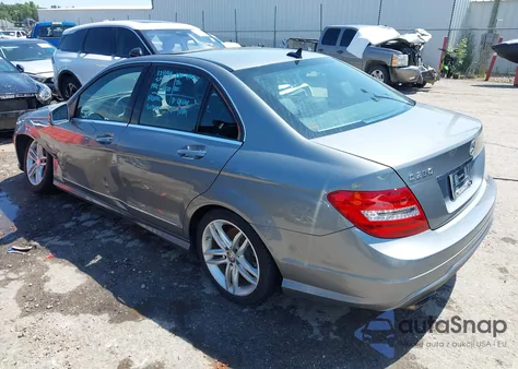 2013 Mercedes-Benz C 250 Luxury/Sport из США, поврежденный, VIN WDDGF4HBXDR291544